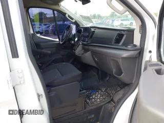 2020 Ford Transit Cargo z VIN 1FTYE1Y82LKB45974, wystawiony jako IAAI lot #42614744 z przebiegiem 200 241 mil mil oraz . Historia ofert i sprzedaży dostępna na DreamBid. Obrazek 5.