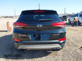 2017 Hyundai Tucson Sport z VIN KM8J33A23HU490270, wystawiony jako IAAI lot #42042967 z przebiegiem 121 660 mil mil oraz . Historia ofert i sprzedaży dostępna na DreamBid. Obrazek 16.