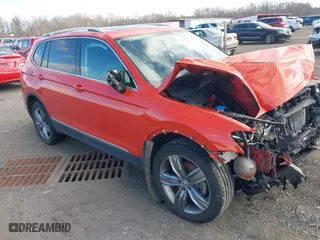 2019 Volkswagen Tiguan SEL Premium with VIN 3VV4B7AX9KM068380, listed as a IAAI auction lot 41640535 with 54,131 mi miles. Bid and sale history available at carsss.com. Image 1.