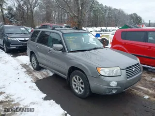 2006 Subaru Forester 2.5 X w/Premium Pkg with VIN JF1SG65626H738239, listed as a IAAI auction lot 41563946 with 195,398 mi miles. Bid and sale history available at carsss.com. Image 1.