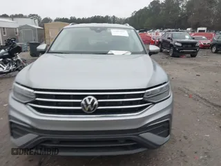 2023 Volkswagen Tiguan SE with VIN 3VV3B7AX6PM032195, listed as a IAAI auction lot 41867087 with 29,860 mi miles and . Bid and sale history available at DreamBid. Image 12.