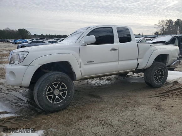 2007 Toyota Tacoma PreRunner with VIN 5TETU62N47Z425485, listed as a Copart auction lot 42239615 with 209,850 mi miles and Salvage Title. Bid and sale history available at carsss.com. Image 1.