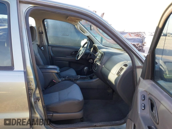 2006 Ford Escape XLS with VIN 1FMYU02ZX6KA08067, listed as a IAAI auction lot 41589342 with 166,448 mi miles and . Bid and sale history available at DreamBid. Image 5.