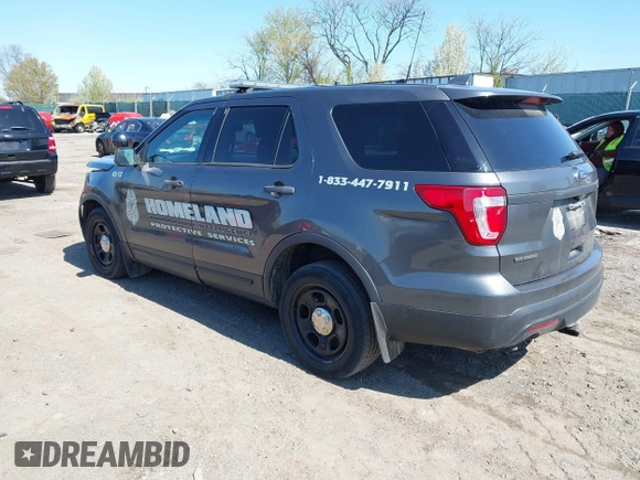 2016 Ford Utility Police Interceptor with VIN 1FM5K8AR2GGA62704, listed as a IAAI auction lot 42005557 with 123,661 mi miles. Bid and sale history available at carsss.com. Image 3.