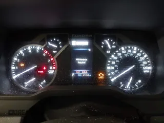 2022 Toyota Tundra SR5 с VIN 5TFLA5DBXNX029202, выставлен на аукционе IAAI как лот 42152386 с пробегом 61 454 миль миль и . История ставок и продаж доступна на DreamBid. Изображение 7.