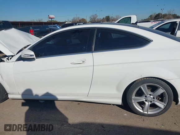 2015 Mercedes-Benz C-Class C 250 with VIN WDDGJ4HB6FG433689, listed as a IAAI auction lot 41397396 with 131,592 mi miles. Bid and sale history available at carsss.com. Image 14.