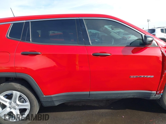 2024 Jeep Compass Sport с VIN 3C4NJDAN5RT575666, выставлен на аукционе IAAI как лот 41231859 с пробегом 17 068 миль миль и . История ставок и продаж доступна на DreamBid. Изображение 14.