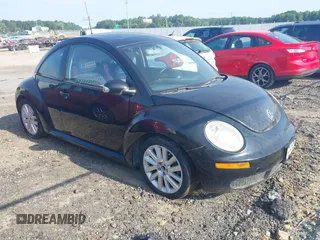 2008 Volkswagen Beetle S z VIN 3VWRG31C68M522733, wystawiony jako IAAI lot #42495552 z przebiegiem 165 094 mil mil oraz . Historia ofert i sprzedaży dostępna na DreamBid. Obrazek 1.