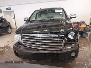 2007 Chrysler Aspen Limited z VIN 1A8HW58247F582768, wystawiony jako IAAI lot #41932016 z przebiegiem 113 268 mil mil oraz . Historia ofert i sprzedaży dostępna na DreamBid. Obrazek 12.