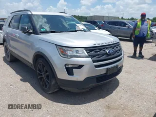 2018 Ford Explorer XLT с VIN 1FM5K7D86JGB07390, выставлен на аукционе IAAI как лот 42496495 с пробегом 85 769 миль миль и . История ставок и продаж доступна на DreamBid. Изображение 1.
