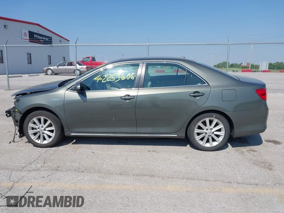 2012 Toyota Camry XLE z VIN 4T1BD1FK7CU037762, wystawiony jako IAAI lot #42253606 z przebiegiem 130 888 mil mil oraz . Historia ofert i sprzedaży dostępna na DreamBid. Obrazek 15.