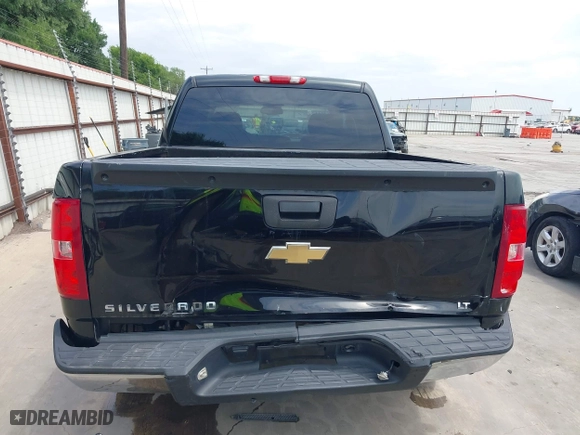 2007 Chevrolet Silverado 1500 LT w/1LT with VIN 2GCEC13C471510651, listed as a IAAI auction lot 42013351 with 144,185 mi miles. Bid and sale history available at carsss.com. Image 6.