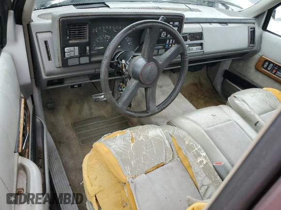 1993 GMC Sierra 1500 with VIN 1GDDC14Z6PZ526240, listed as a Copart auction lot 81913724 with 303,163 mi miles and Salvage Title. Bid and sale history available at DreamBid. Image 8.