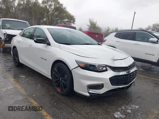 2018 Chevrolet Malibu LT z VIN 1G1ZD5ST3JF260402, wystawiony jako IAAI lot #40850269 z przebiegiem 69 694 mil mil oraz . Historia ofert i sprzedaży dostępna na DreamBid. Obrazek 1.