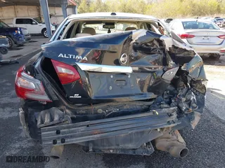 2018 Nissan Altima 2.5 SL with VIN 1N4AL3AP3JC156774, listed as a IAAI auction lot 41316010 with 164,647 mi miles. Bid and sale history available at carsss.com. Image 16.