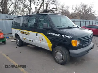 2006 Ford Econoline Passenger XL with VIN 1FBNE31L46HA43207, listed as a IAAI auction lot 41798703 with 91,352 mi miles. Bid and sale history available at carsss.com. Image 1.