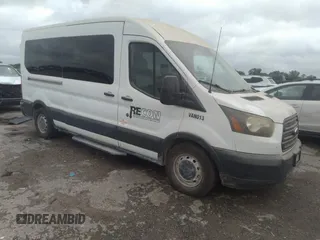 2015 Ford Transit Passenger XL z VIN 1FBAX2CG3FKA97085, wystawiony jako IAAI lot #42210744 z przebiegiem 81 911 mil mil oraz . Historia ofert i sprzedaży dostępna na DreamBid. Obrazek 1.