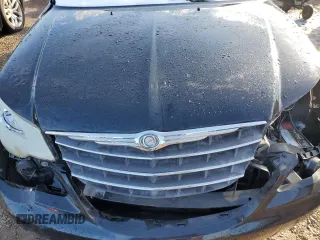 2010 Chrysler Sebring Limited z VIN 1C3BC6EV5AN158995, wystawiony jako Copart lot #89290905 z przebiegiem 76 168 mil mil oraz Szkoda całkowita • Salvage title. Historia ofert i sprzedaży dostępna na DreamBid. Obrazek 11.
