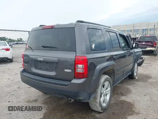 2017 Jeep Patriot High Altitude z VIN 1C4NJRFBXHD113930, wystawiony jako IAAI lot #42463936 z przebiegiem 90 087 mil mil oraz . Historia ofert i sprzedaży dostępna na DreamBid. Obrazek 4.