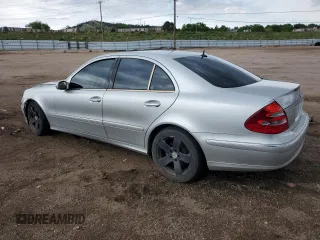 2005 Mercedes-Benz E 500 z VIN WDBUF83J85X167643, wystawiony jako Copart lot #58671375 z przebiegiem 195 835 mil mil oraz Nie do naprawy • Non repairable. Historia ofert i sprzedaży dostępna na DreamBid. Obrazek 2.