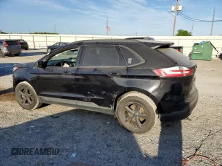 2020 Ford Edge SE z VIN 2FMPK3G91LBA42481, wystawiony jako Copart lot #50135885 z przebiegiem 104 656 mil mil oraz Nie do naprawy • Non repairable. Historia ofert i sprzedaży dostępna na DreamBid. Obrazek 2.