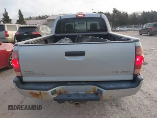 2006 Toyota Tacoma with VIN 5TEUU42N26Z238253, listed as a IAAI auction lot 41249690 with 226,094 mi miles. Bid and sale history available at carsss.com. Image 17.