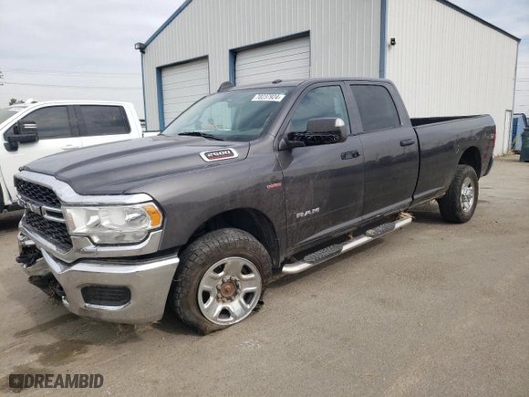2019 Ram 2500 Tradesman with VIN 3C6UR5HL2KG651560, listed as a Copart auction lot 70237924 with 67,505 mi miles and Salvage Title. Bid and sale history available at carsss.com. Image 1.