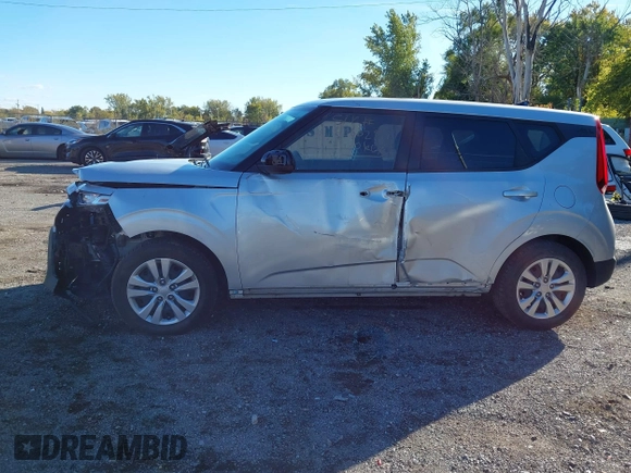 2020 Kia Soul LX with VIN KNDJ23AU3L7728442, listed as a IAAI auction lot 40602922 with 65,034 mi miles. Bid and sale history available at carsss.com. Image 15.