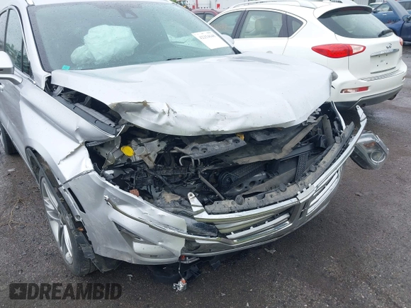 2017 Lincoln MKC Reserve z VIN 5LMCJ3D90HUL70673, wystawiony jako IAAI lot #42254648 z przebiegiem 100 465 mil mil oraz . Historia ofert i sprzedaży dostępna na DreamBid. Obrazek 6.