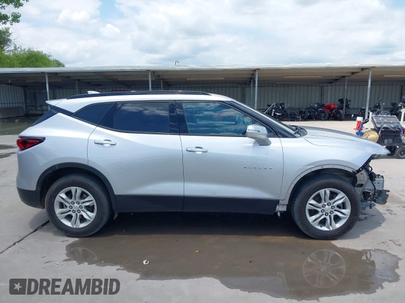 2019 Chevrolet Blazer z VIN 3GNKBBRA3KS698858, wystawiony jako IAAI lot #42270478 z przebiegiem 99 461 mil mil oraz . Historia ofert i sprzedaży dostępna na DreamBid. Obrazek 14.