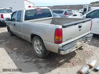 2006 Chevrolet Silverado 1500 LS with VIN 1GCEC19V16Z233584, listed as a IAAI auction lot 41664131 with 316,943 mi miles. Bid and sale history available at carsss.com. Image 3.