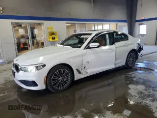 2019 BMW 5 Series 540i xDrive with VIN WBAJE7C53KWW37760, listed as a Copart auction lot 84263044 with 44,687 mi miles and Salvage Title. Bid and sale history available at carsss.com. Image 1.