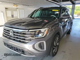 2024 Volkswagen Atlas SE with VIN 1V2HR2CA8RC579421, listed as a IAAI auction lot 42850666 with 18,926 mi miles and . Bid and sale history available at DreamBid. Image 17.