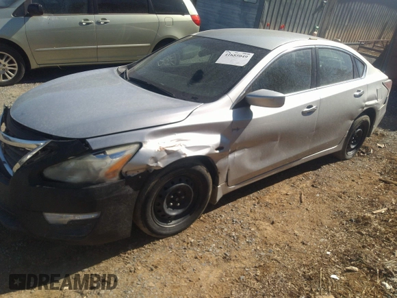 2015 Nissan Altima 2.5 SV with VIN 1N4AL3AP0FC202634, listed as a IAAI auction lot 41685049 with 137,324 mi miles. Bid and sale history available at carsss.com. Image 18.