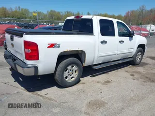 2010 Chevrolet Silverado 1500 LT with VIN 3GCRKSE32AG259148, listed as a IAAI auction lot 42147353 with 97,643 mi miles and . Bid and sale history available at DreamBid. Image 4.