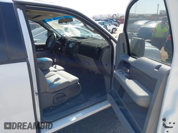 2006 Ford F-150 STX with VIN 1FTRX12W16NB02199, listed as a IAAI auction lot 41775093 with 222,556 mi miles. Bid and sale history available at carsss.com. Image 5.