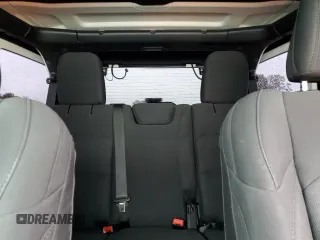 2019 Jeep Wrangler Unlimited Sport z VIN 1C4HJXDG4KW650546, wystawiony jako Copart lot #56553155 z przebiegiem 60 286 mil mil oraz Szkoda całkowita • Salvage title. Historia ofert i sprzedaży dostępna na DreamBid. Obrazek 10.