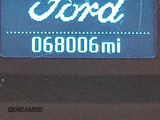 2018 Ford Transit z VIN 1FTYR1YG0JKA80759, wystawiony jako IAAI lot #42350310 z przebiegiem 68 005 mil mil oraz . Historia ofert i sprzedaży dostępna na DreamBid. Obrazek 1.