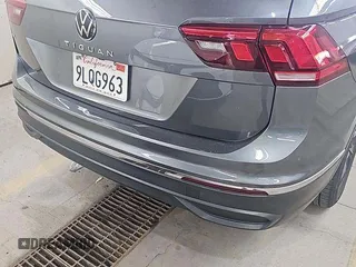 2024 Volkswagen Tiguan SE z VIN 3VV3B7AX1RM107078, wystawiony jako IAAI lot #42852792 z przebiegiem 36 642 mil mil oraz . Historia ofert i sprzedaży dostępna na DreamBid. Obrazek 19.