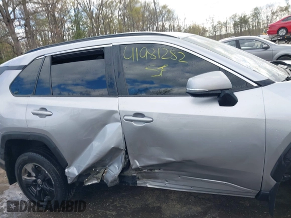 2022 Toyota RAV4 XLE z VIN 2T3P1RFV2NC316877, wystawiony jako IAAI lot #41981282 z przebiegiem 42 955 mil mil oraz . Historia ofert i sprzedaży dostępna na DreamBid. Obrazek 14.