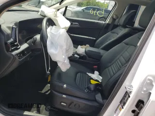 2025 Kia Sportage SX-Prestige z VIN 5XYK53DF8SG305091, wystawiony jako Copart lot #58305215 z przebiegiem 2 603 mil mil oraz Nie do naprawy • Non repairable. Historia ofert i sprzedaży dostępna na DreamBid. Obrazek 7.