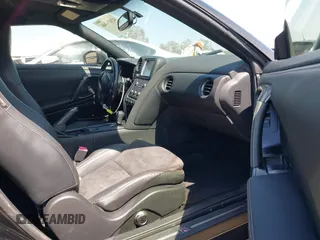 2016 Nissan GT-R Premium с VIN JN1AR5EF8GM290918, выставлен на аукционе IAAI как лот 42476340 с пробегом 23 667 миль миль и . История ставок и продаж доступна на DreamBid. Изображение 5.
