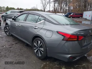 2020 Nissan Altima SV with VIN 1N4BL4DV8LC177935, listed as a IAAI auction lot 41961392 with 33,318 mi miles and . Bid and sale history available at DreamBid. Image 3.