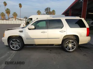 2009 Cadillac Escalade z VIN 1GYFC23229R273227, wystawiony jako IAAI lot #41071598 z przebiegiem 132 263 mil mil oraz . Historia ofert i sprzedaży dostępna na DreamBid. Obrazek 15.