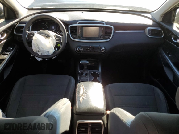 2019 Kia Sorento LX with VIN 5XYPG4A32KG507991, listed as a Copart auction lot 43658875 with 106,383 mi miles and Salvage Title. Bid and sale history available at carsss.com. Image 8.
