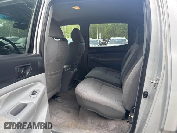 2010 Toyota Tacoma with VIN 5TEMU4FN9AZ700195, listed as a IAAI auction lot 42292106 with 232,453 mi miles and . Bid and sale history available at DreamBid. Image 8.