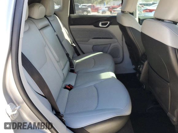 2022 Jeep Compass Altitude z VIN 3C4NJCBB7NT139457, wystawiony jako Copart lot #83322804 z przebiegiem 47 017 mil mil oraz Szkoda całkowita • Salvage title. Historia ofert i sprzedaży dostępna na DreamBid. Obrazek 11.