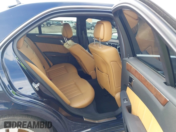 2013 Mercedes-Benz E 350 Luxury z VIN WDDHF8JB3DA763748, wystawiony jako IAAI lot #42447273 z przebiegiem 140 460 mil mil oraz . Historia ofert i sprzedaży dostępna na DreamBid. Obrazek 8.