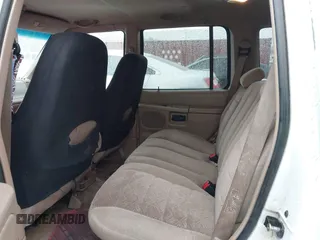 1999 Ford Explorer XLT с VIN 1FMDU35P9XZB21379, выставлен на аукционе IAAI как лот 41496418 с пробегом 265 612 миль миль и . История ставок и продаж доступна на DreamBid. Изображение 8.