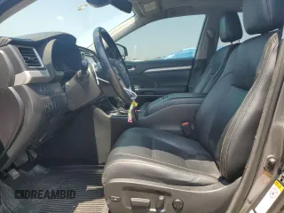 2018 Toyota Highlander SE with VIN 5TDJZRFH4JS875821, listed as a Copart auction lot 60740975 with 106,592 mi miles and Salvage title. Bid and sale history available at DreamBid. Image 7.